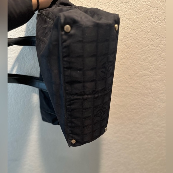 Authentic Chanel bag - Picture 5 of 12